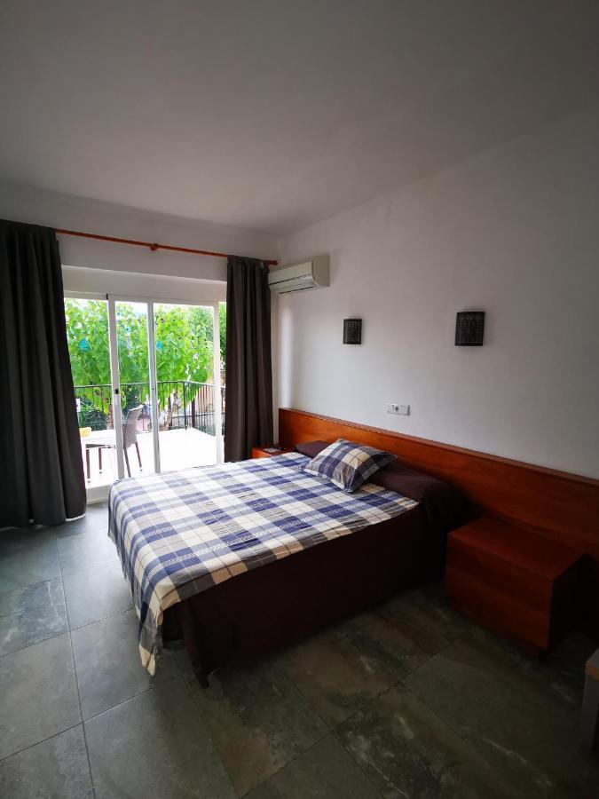 Hostal Villa Cati Peguera Extérieur photo