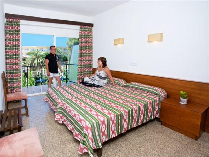 Hostal Villa Cati Peguera Extérieur photo
